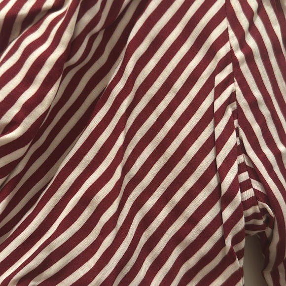 Red and ivory stripped cropped top, long sleeve. - Picture 3 of 4